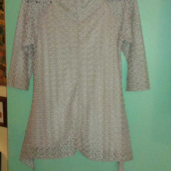 A DELICATE, CREAM LACE WITH A CAMISOLE BLOUSE - Picture 3 of 4