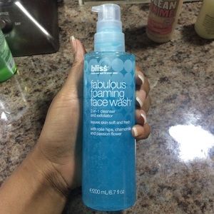 Bliss foaming face wash