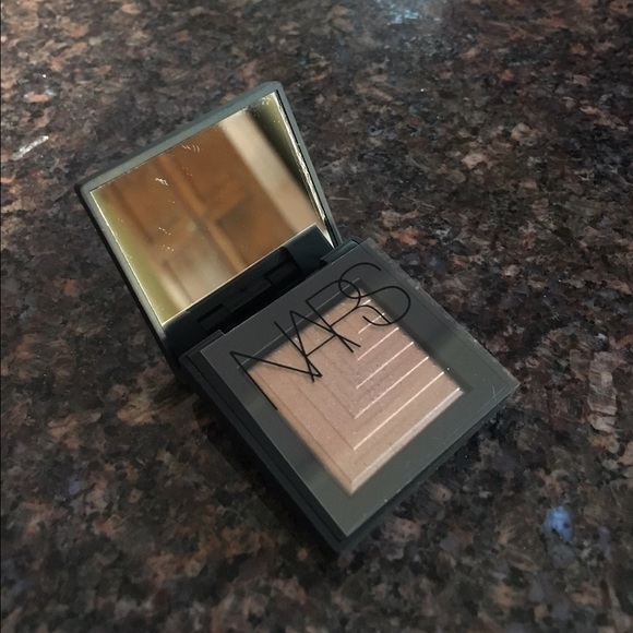 Nars dual intensity eyeshadow in himalia