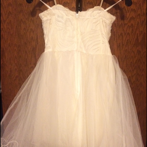 Formal, white homecoming dress - Picture 3 of 4