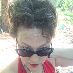 Meet your Posher, Sheri