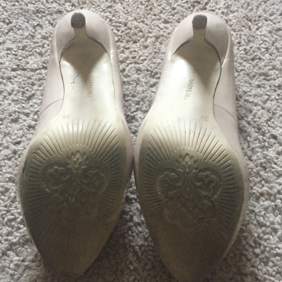 Great pair of nude heels. - Picture 3 of 3