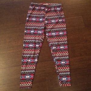 Ultra Soft Feathers Patterned Aztec Leggings 1X