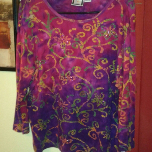 A Beautiful Shimmery Blouse that is stunning! - Picture 1 of 4