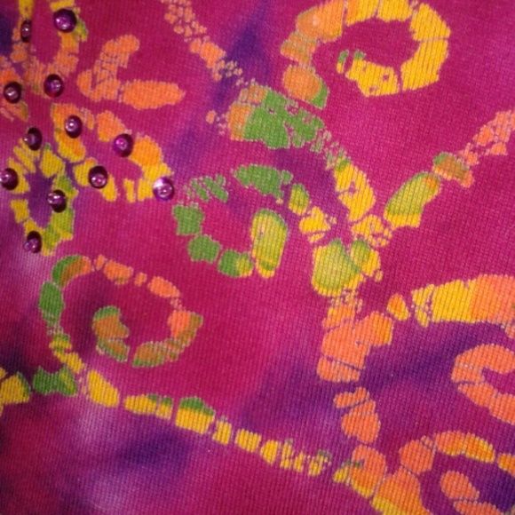 A Beautiful Shimmery Blouse that is stunning! - Picture 2 of 4