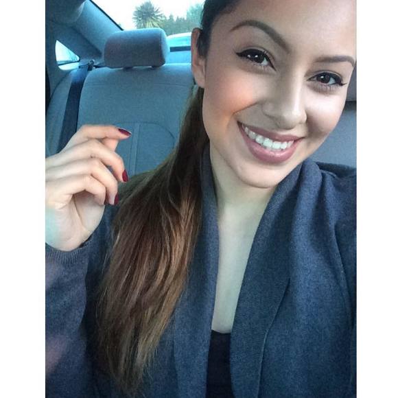 Meet your Posher, Stephanie