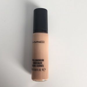 Mac Pro Longwear Concealer in NW 20
