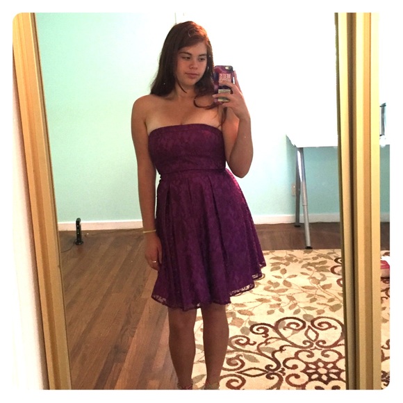 Strapless purple dress with subtle flower design