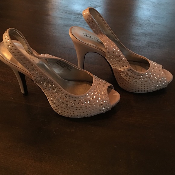 5 $5 items for $10 OR 1 free with every purchase - Picture 2 of 4