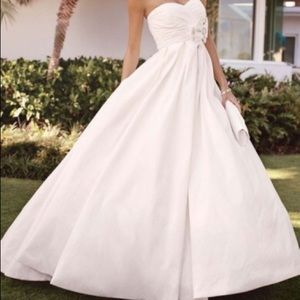 Galinas Wedding Dress