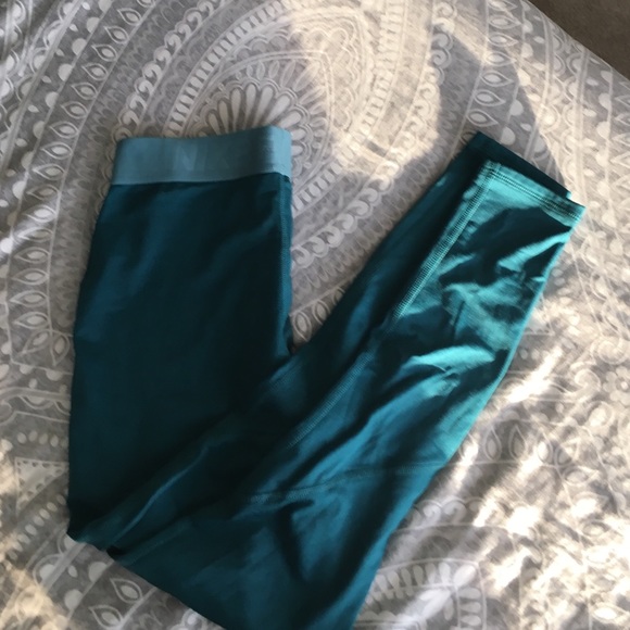 Nike pro running tights. Worn only 3 times!