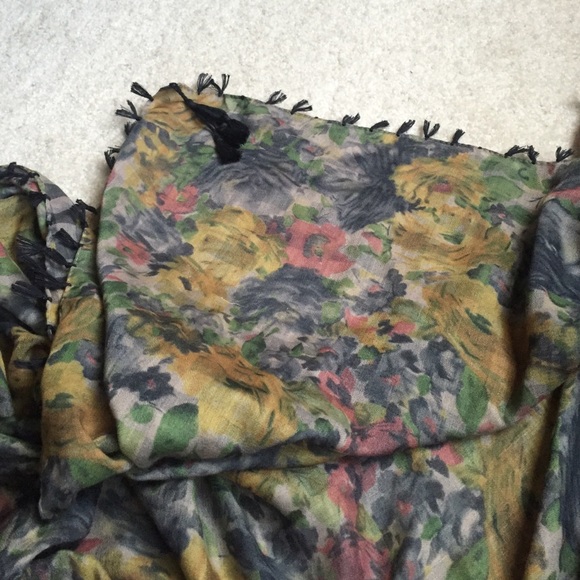 Two patterned square scarf - Picture 3 of 3