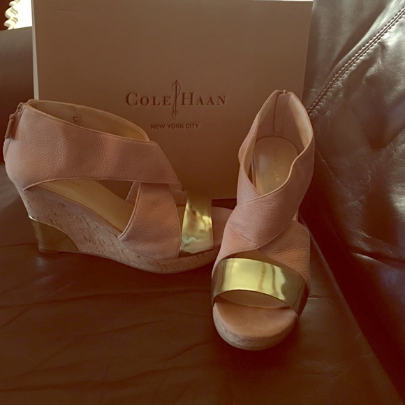 Cole Hann beige, wedge cork heel