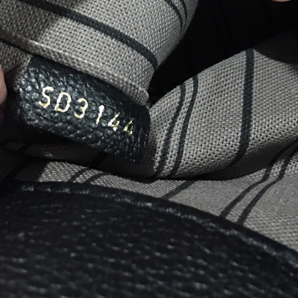 ❌SOLD❌ Louis Vuitton Montaigne Empriente MM Noir - Picture 4 of 4