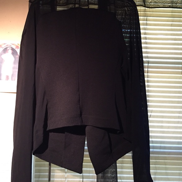 lightweight tuxedo style blazer w/ sheer sleeves