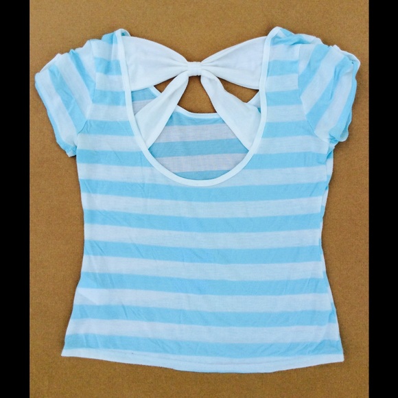 Delia’s Striped Top with Bow Detail - Picture 2 of 3