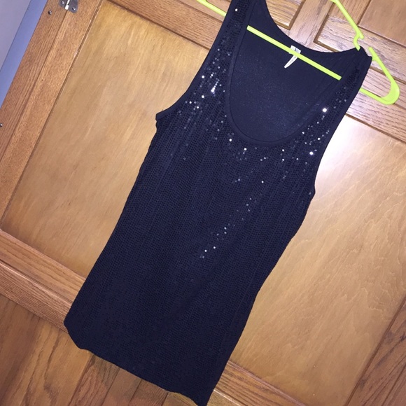 Black sequin tank top!!