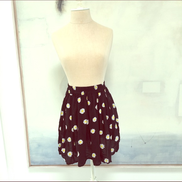 Brandy Melville Daisy Print Mini Skirt