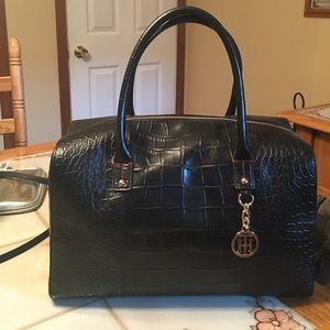 SALE!! Black leather Tommy Hilfiger bag