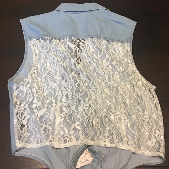 Button down - Picture 2 of 2