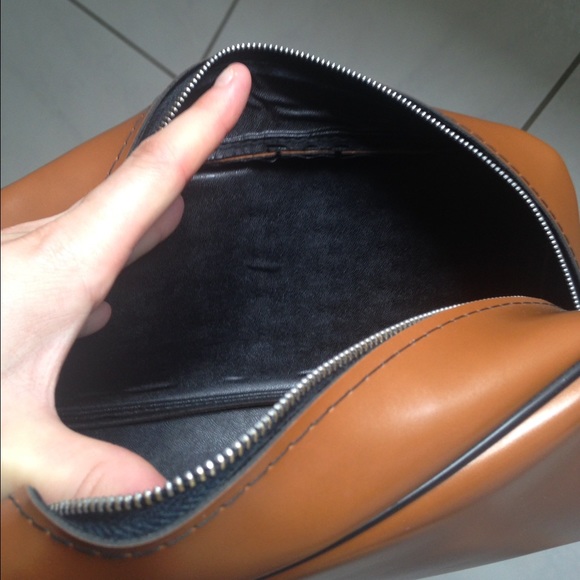 Vintage cute travel case w/ stripes. - Picture 3 of 3