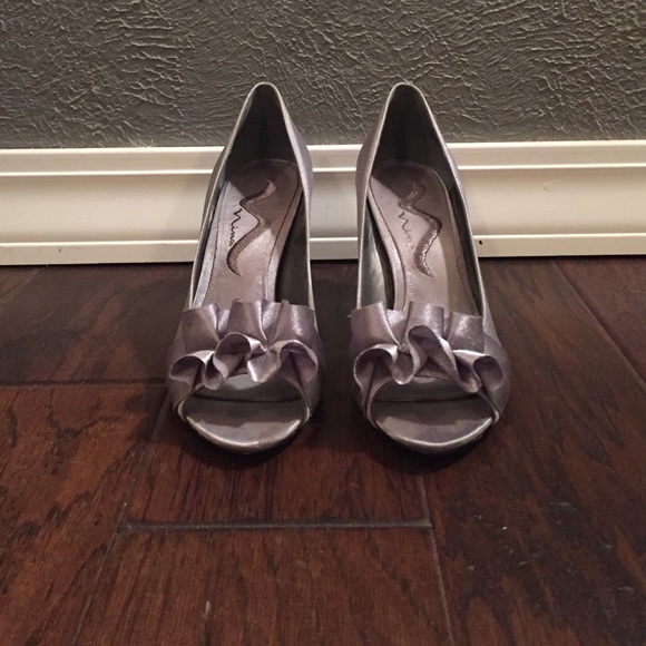 Nina, silver heels with ruffle