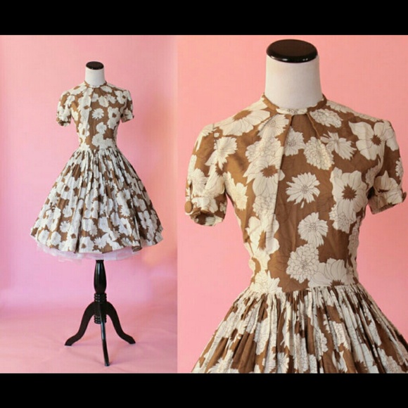 Vintage Dresses & Skirts - 1950s Floral Cotton Dress
