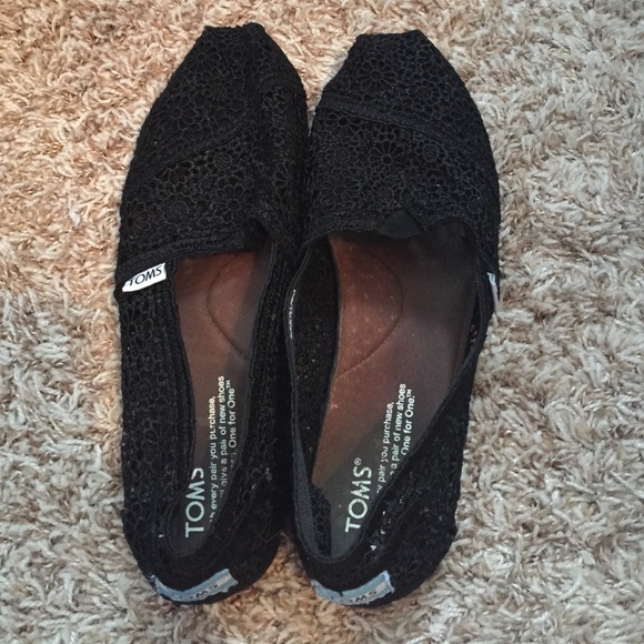 TOMS black crochet shoes