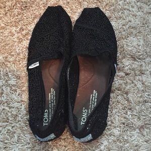 TOMS black crochet shoes
