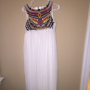 White maxi dress with Aztec print