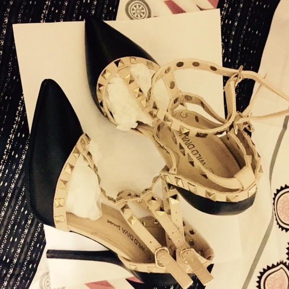 🚨SOLD🚨 Black/Tan Studded Heels💕 - Picture 3 of 3