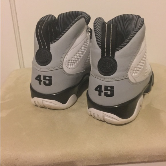 Air Jordan 9 - Picture 3 of 4