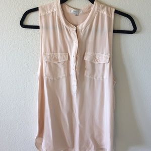 Aritzia - Sleveless high low salmon color tank