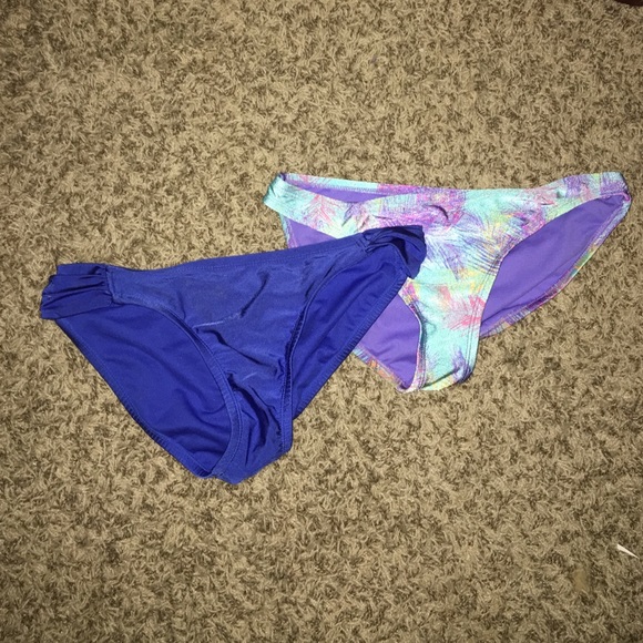 Bundle of medium swim bottoms