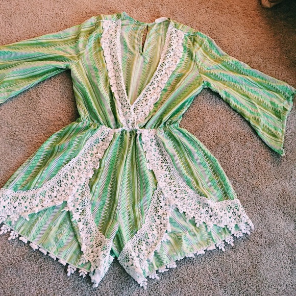 Green/White Rumper - Picture 2 of 3