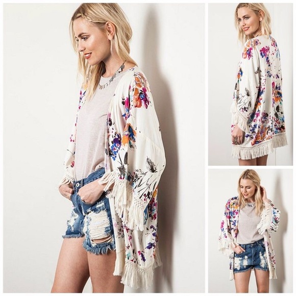 *LAST* Ivory Floral Kimono - Picture 3 of 4