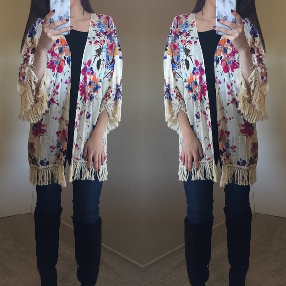 *LAST* Ivory Floral Kimono - Picture 4 of 4