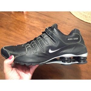 Nike SHOX --  Black / Silver