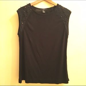 Spike studs black top
