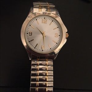 Women's silver/gold watch