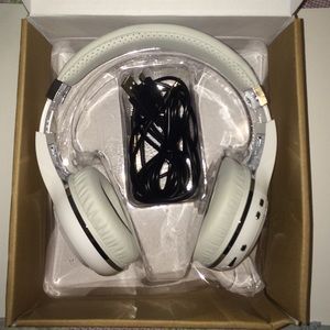 Bluetooth Headphones!! Never been used