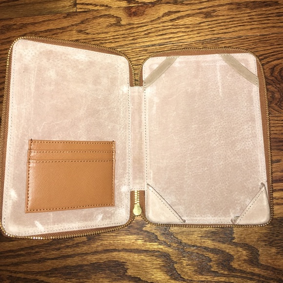 Tory Burch Kindle Case Camel Leather - Picture 2 of 4