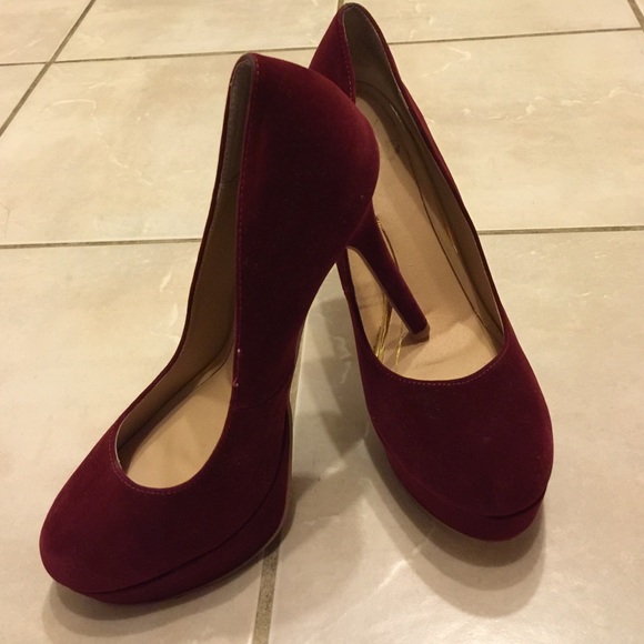 Colin Stuart Suede Platform