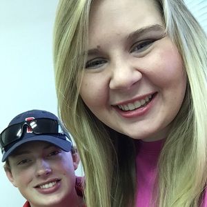 Meet your Posher, Amelia