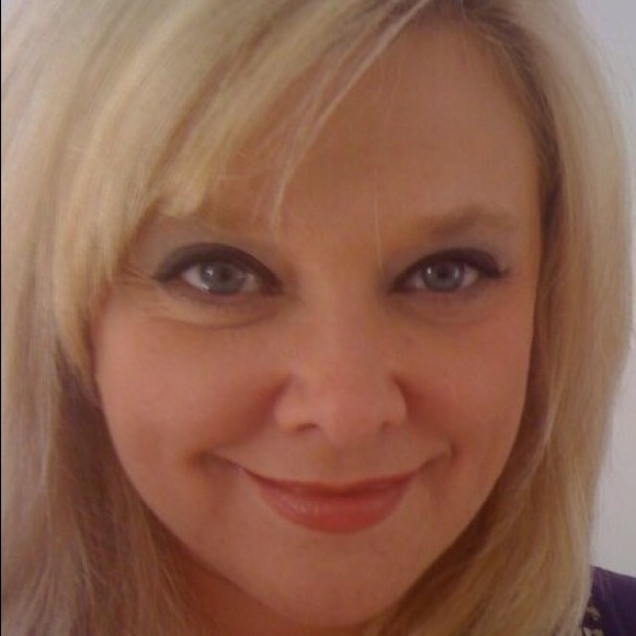 Meet your Posher, Christy - Picture 1 of 1