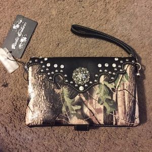 Rustic Couture's Camouflage Purse