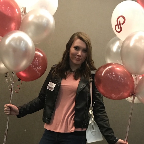 Meet your Posher, Carley - Picture 4 of 8