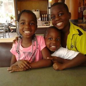 Meet your Posher, Ebony