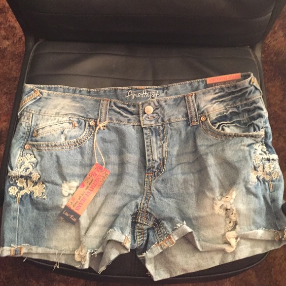 NWT Ripped jean shorts