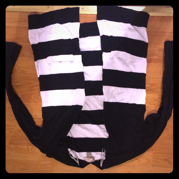 Forever 21  ContemportAry Cardigan